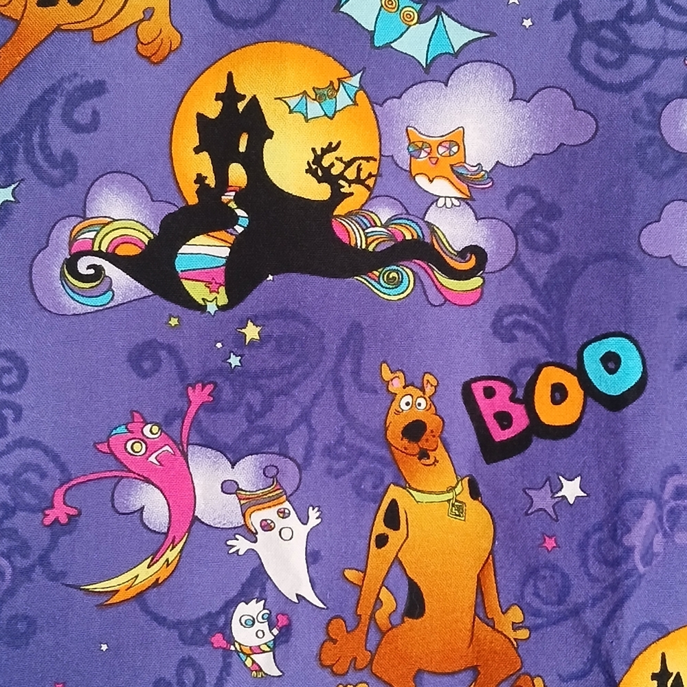 Scooby Doo Scrub Top Purple Womens Size Small Halloween Haunted House Ghosts